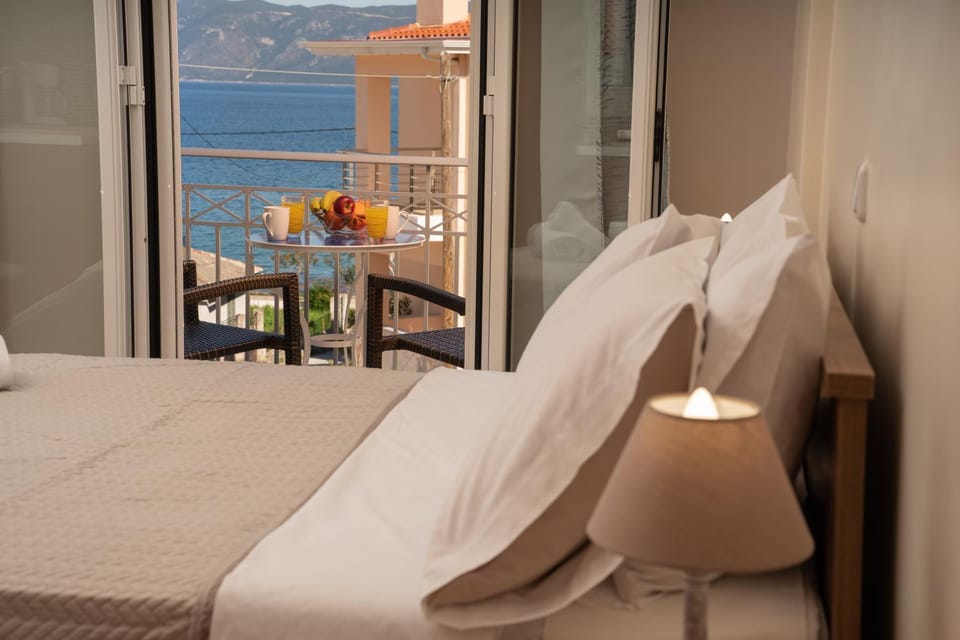 Bedroom, Mountain view, Sea view