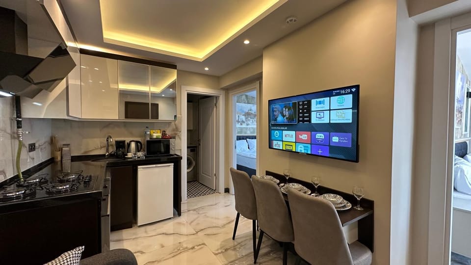 Kitchen or kitchenette, Living room, Seating area, Dining area, dishwasher, minibar, oven, stove