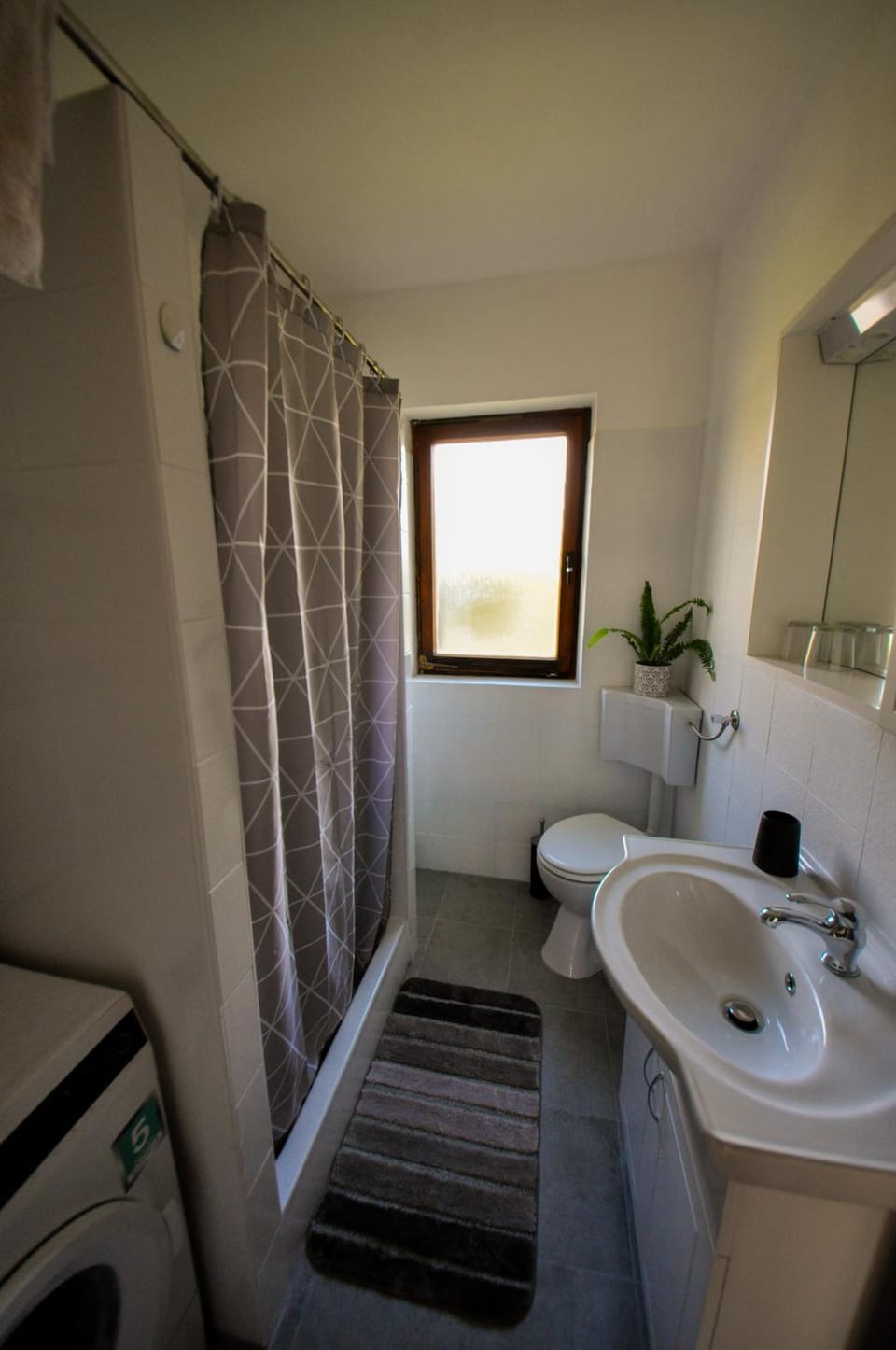 Shower, Toilet, Bathroom, Bath