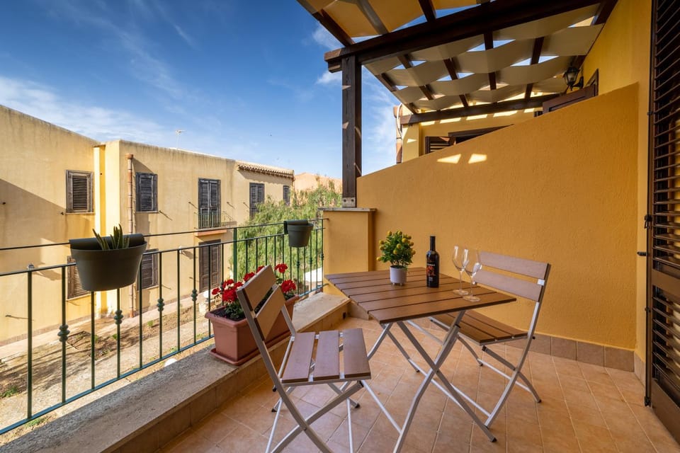 Balcony/Terrace, Inner courtyard view