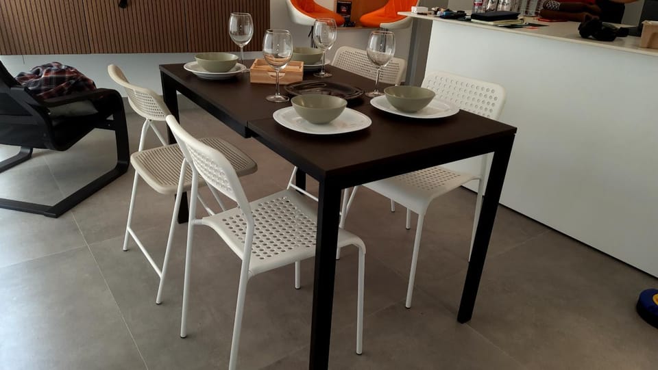 Living room, Dining area