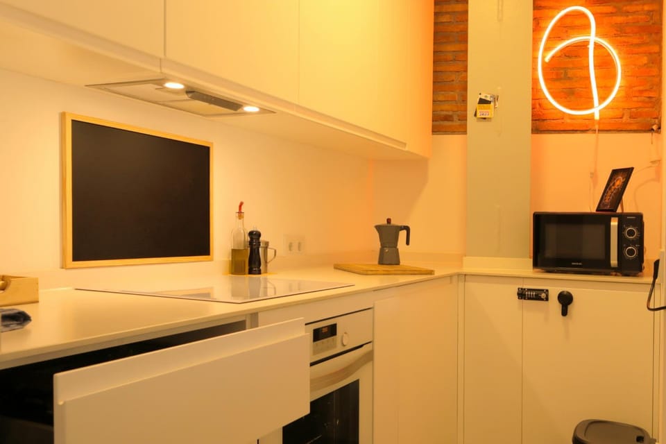 Coffee/tea facilities, Kitchen or kitchenette, minibar, washing machine