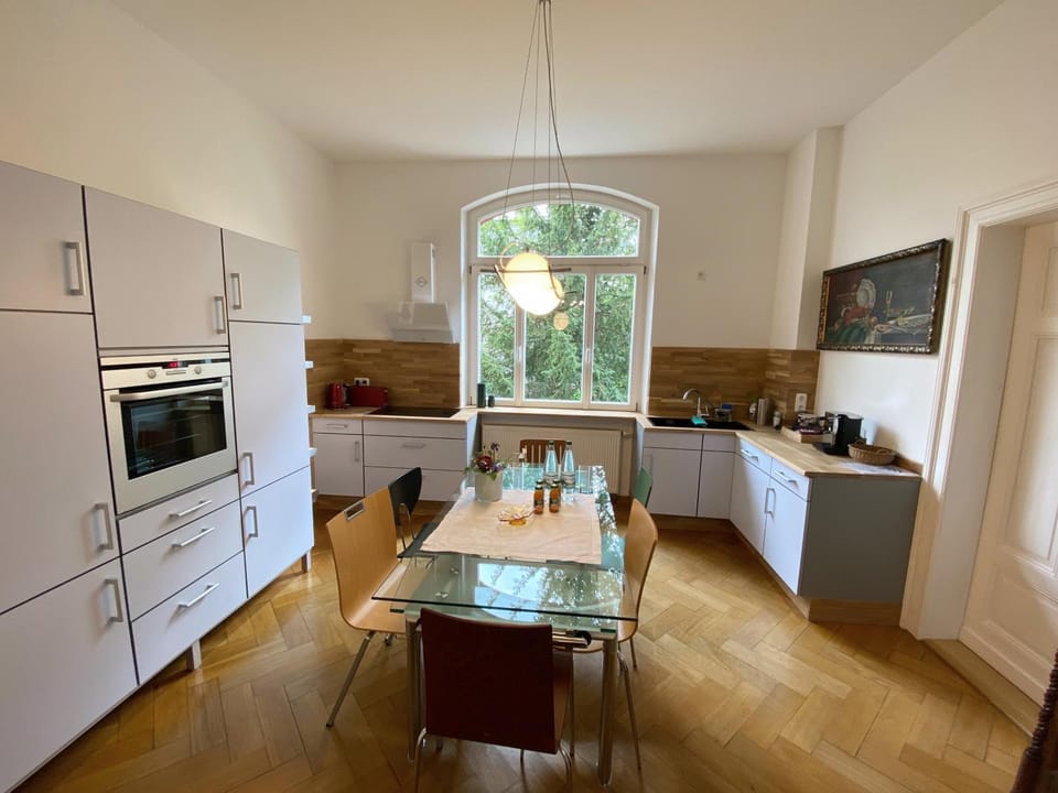 Coffee/tea facilities, Kitchen or kitchenette, Dining area, dishwasher, pet friendly, stove, toaster