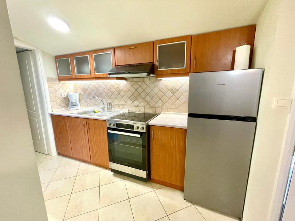 Kitchen or kitchenette, oven, stove