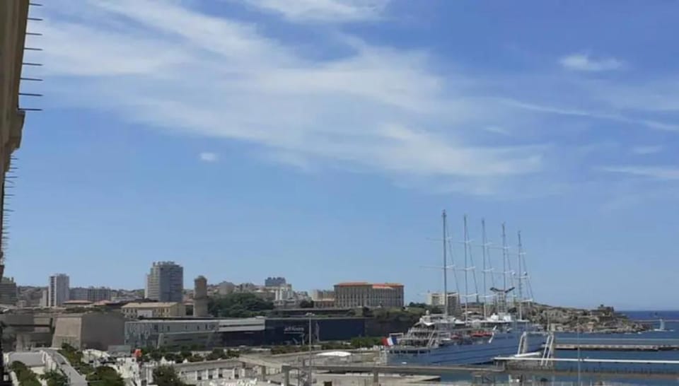 T2 vue mer au pied de La Major Apartment in Marseille