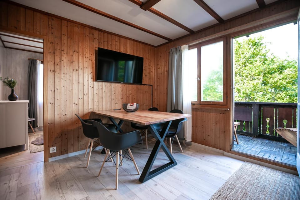 TV and multimedia, View (from property/room), Balcony/Terrace, Living room, Dining area