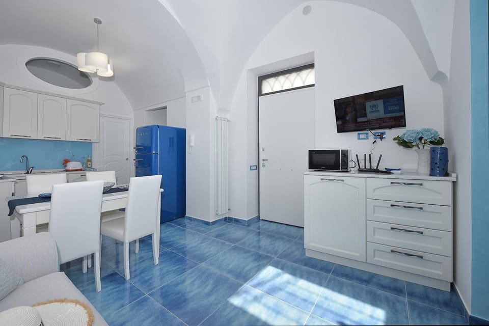 TV and multimedia, Kitchen or kitchenette, Dining area, pet friendly, stove