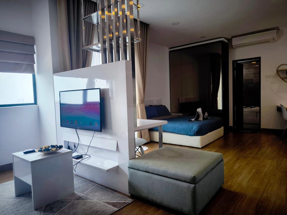 Bed, Photo of the whole room, Bedroom, air conditioner