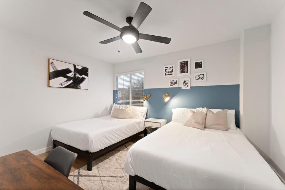 Modern & Homey 3BR Home, Remote Work Friendly, King Beds, Fast WiFi House in Pflugerville