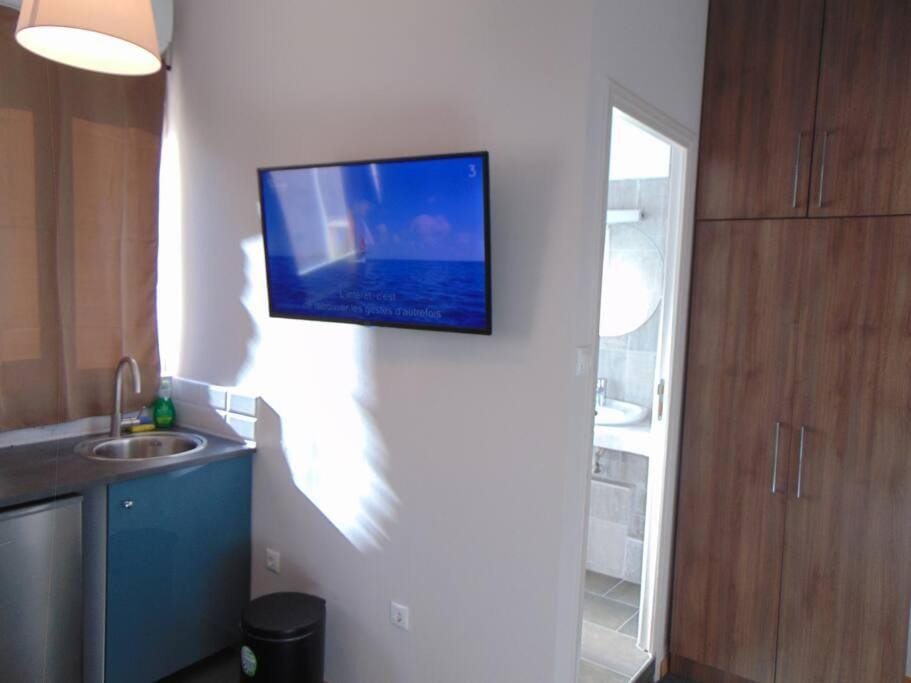 TV and multimedia, Kitchen or kitchenette