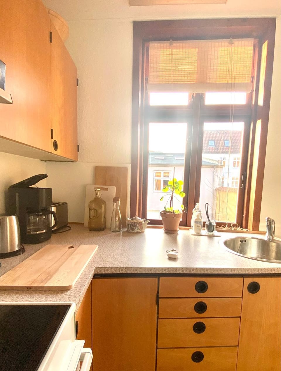 En hel lejlighed i midtbyen - centralt, tæt på alt og med parkering! Apartment in Central Denmark Region