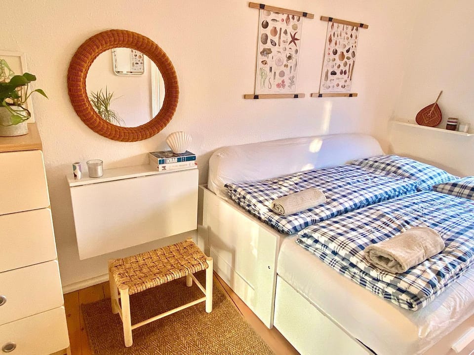 En hel lejlighed i midtbyen - centralt, tæt på alt og med parkering! Apartment in Central Denmark Region