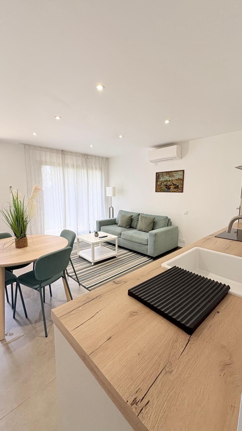 Les Oliviers Apartment in Arles