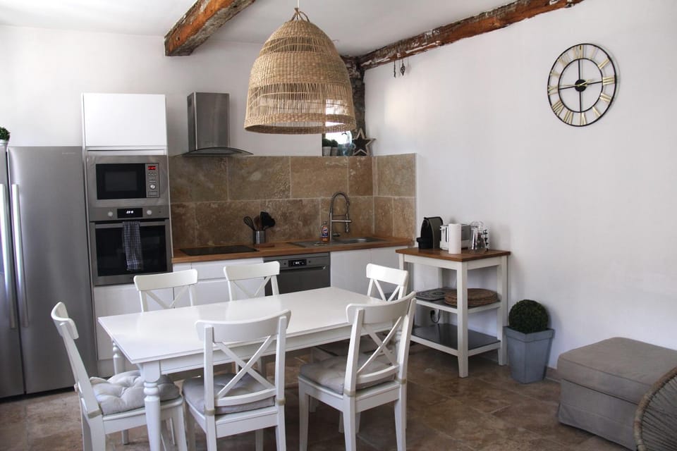 Kitchen or kitchenette, Dining area, dishwasher, minibar, pet friendly, stove, kitchen