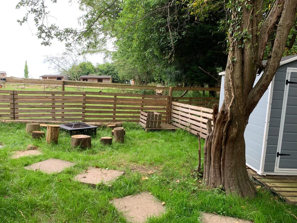 Badgers Burrow Luxury tent in Malvern Hills District