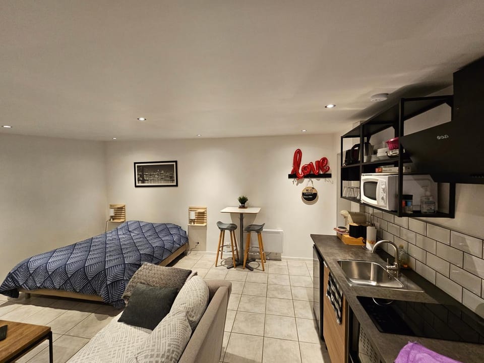 View (from property/room), View (from property/room), Kitchen or kitchenette, Living room, Photo of the whole room, Bedroom, Landmark view, stove, stove, kitchen, kitchen