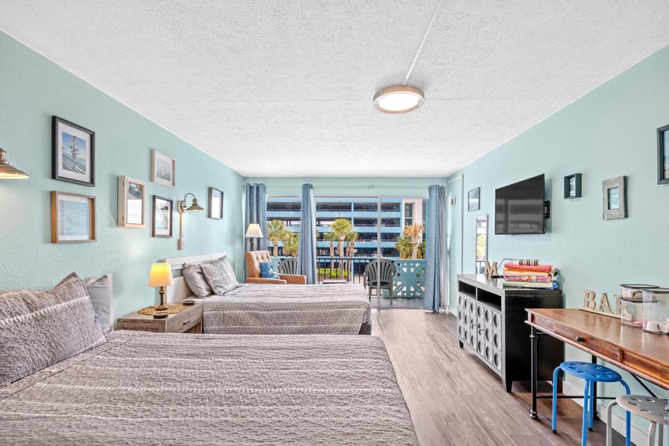 Lovely Pool Front Studio Apartment hotel in Myrtle Beach