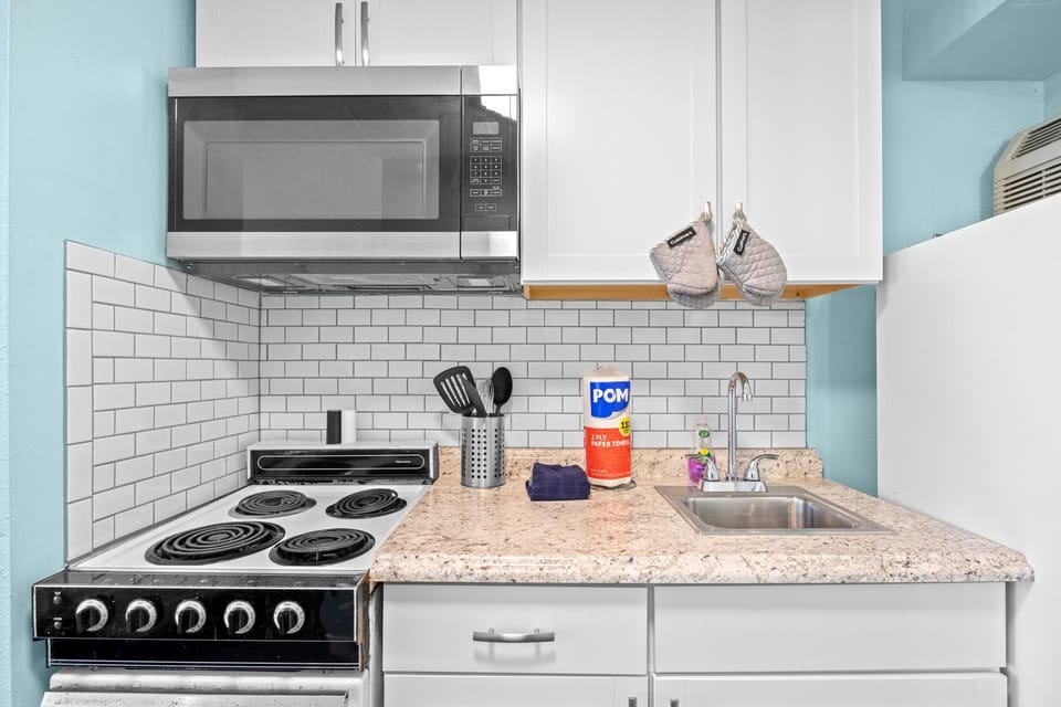 Lovely Pool Front Studio Apartment hotel in Myrtle Beach