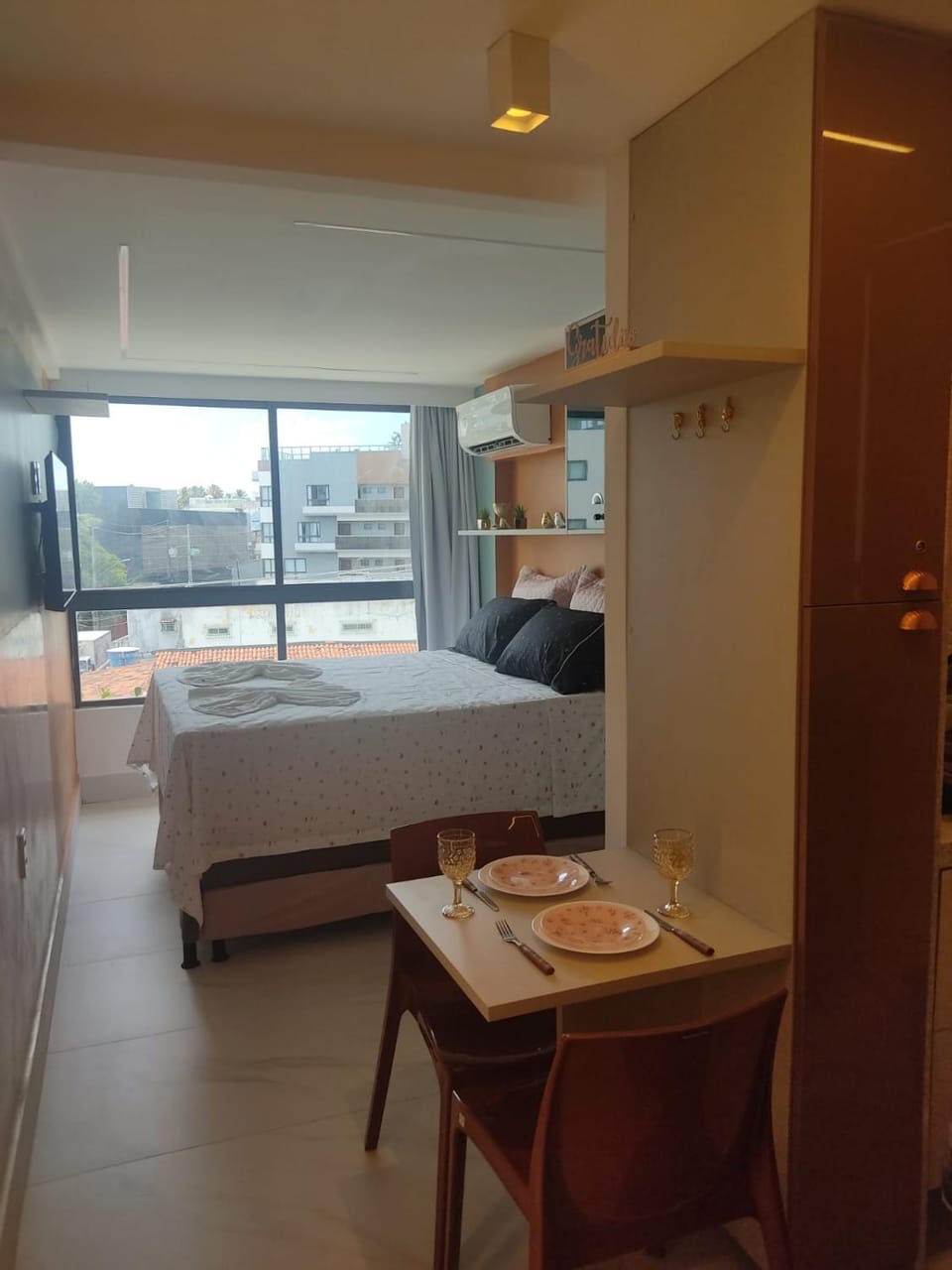 Bed, Photo of the whole room, Bedroom, hair dresser, towels