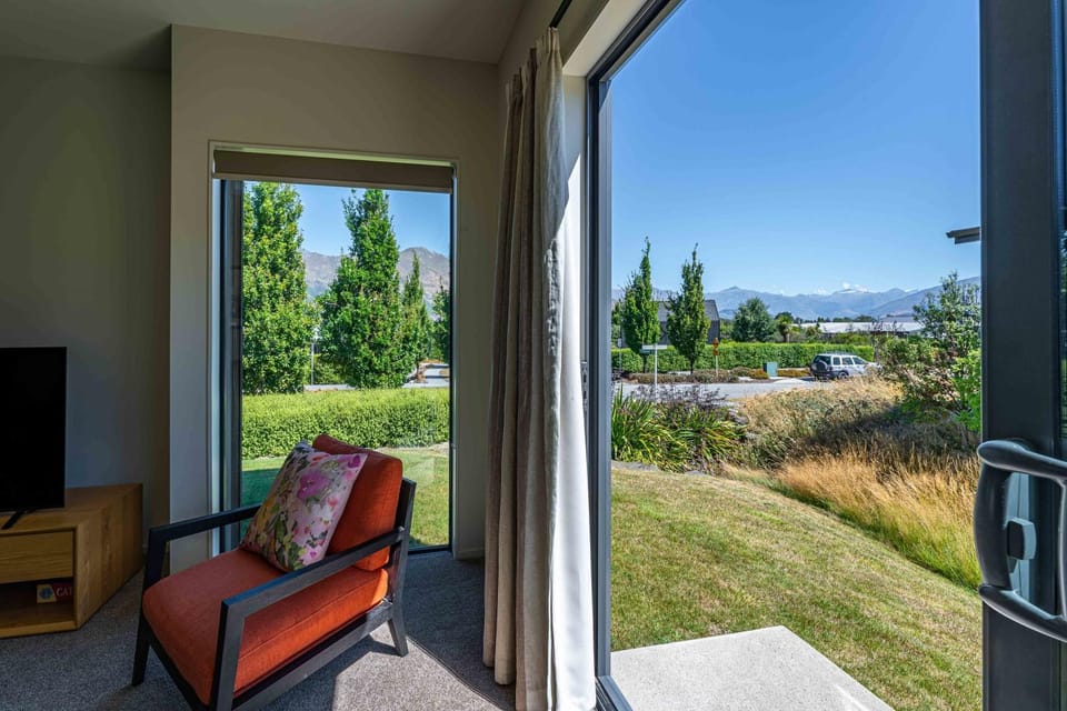 Hoheria Mountain Lodge House in Wanaka