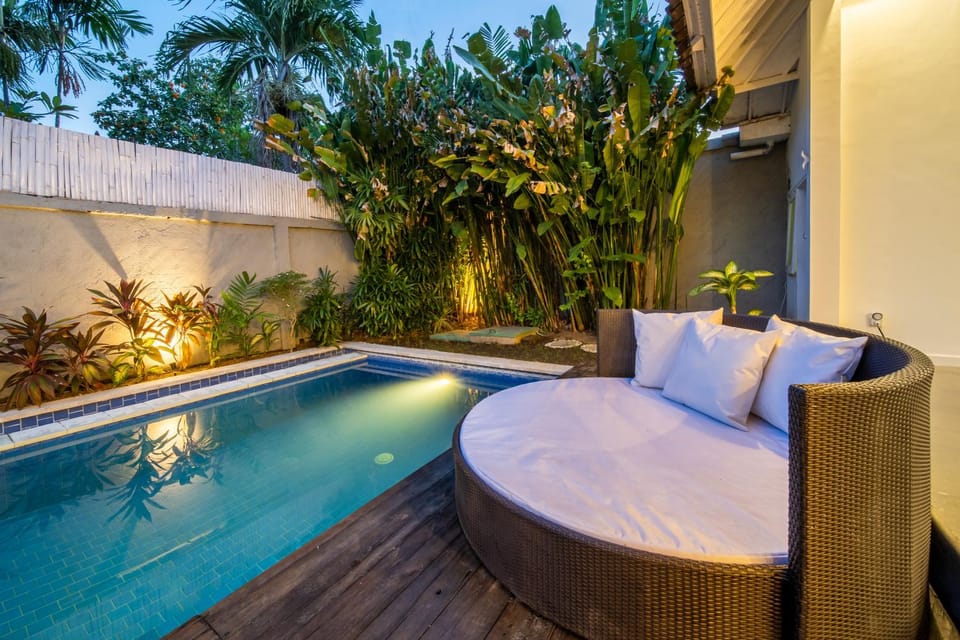 Garden, Garden view, Swimming pool, sunbed