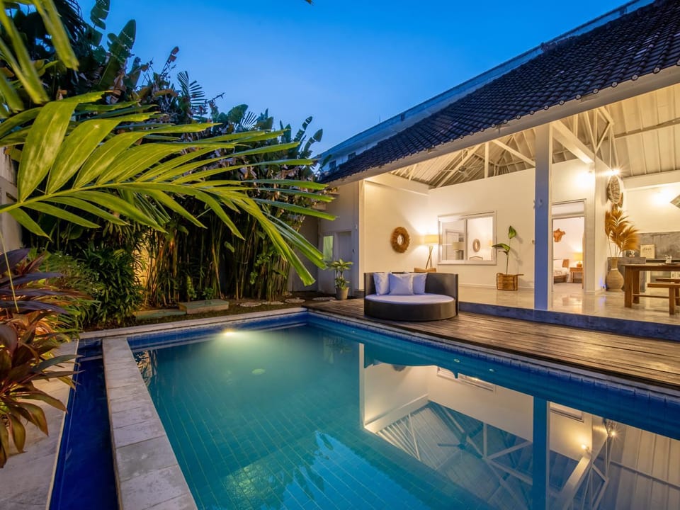 Villa Seminyak - 2bdr private big pool villa Villa in North Kuta