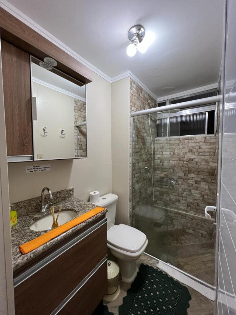 Apartamento Aconchego Frente Mar - Vila Guilhermina Praia Grande SP - Cozinha Completa - Climatizador de Ar - TV a Cabo - Wi-Fi Apartment in State of São Paulo