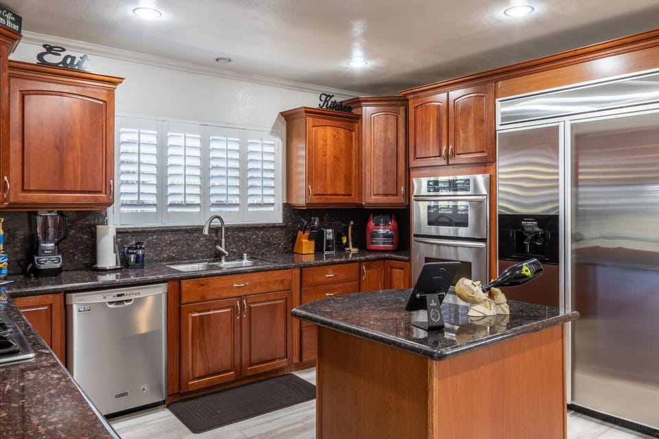 Kitchen or kitchenette, dishwasher, minibar, pet friendly, stove, toaster
