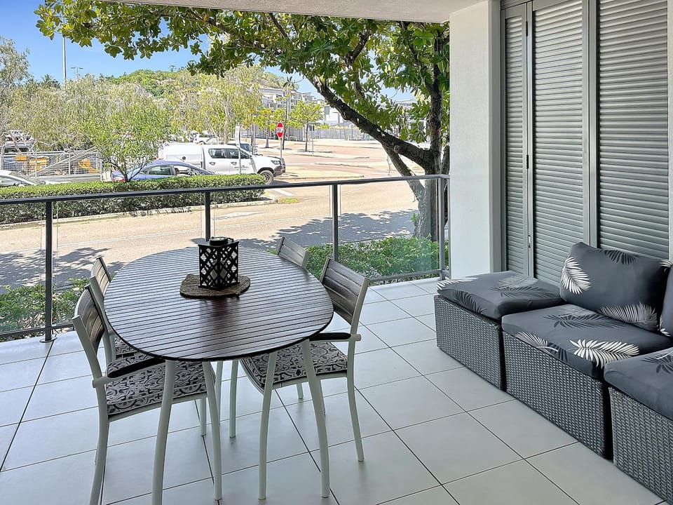 View (from property/room), Balcony/Terrace