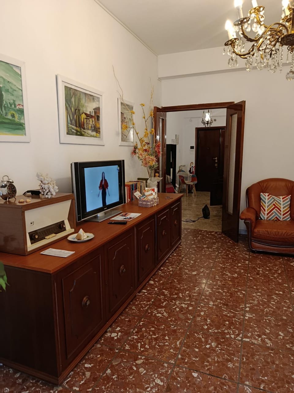 Communal lounge/ TV room