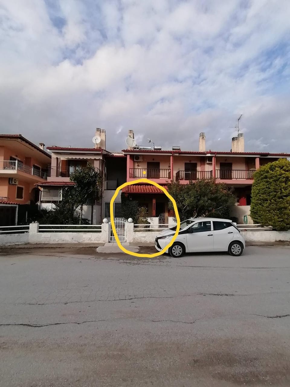 Property building, Garden, Street view, Parking