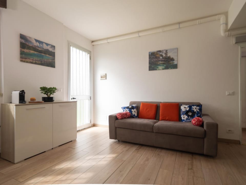 Kitchen or kitchenette, Living room, Seating area