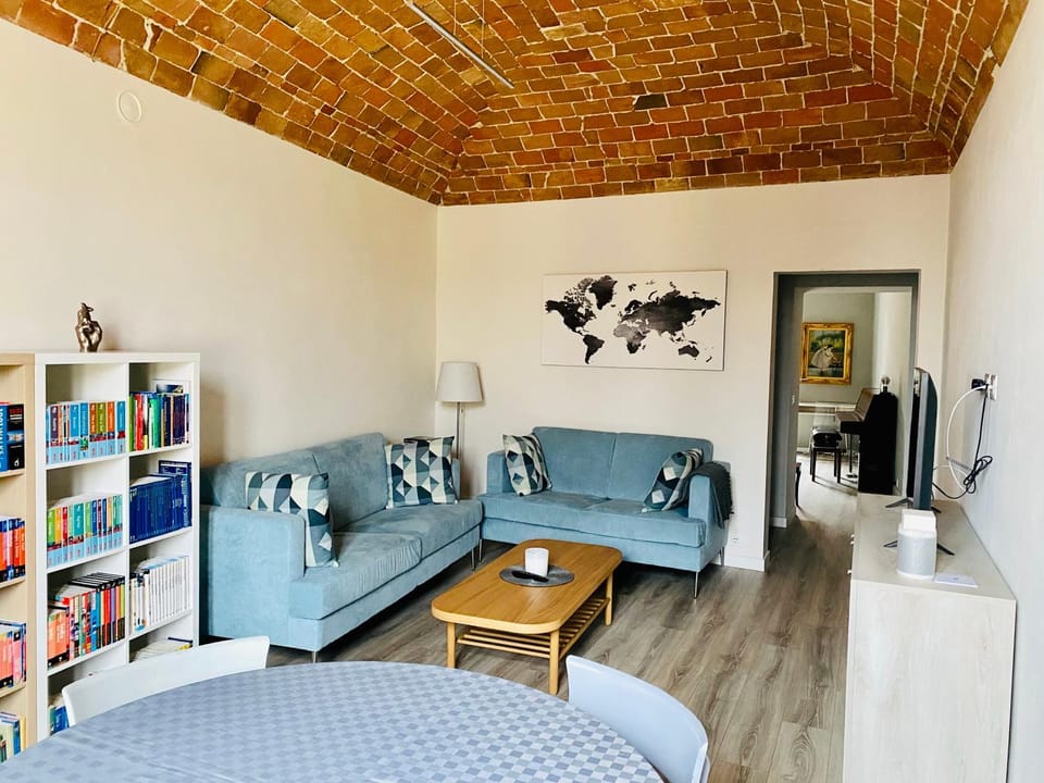 Library, TV and multimedia, Living room