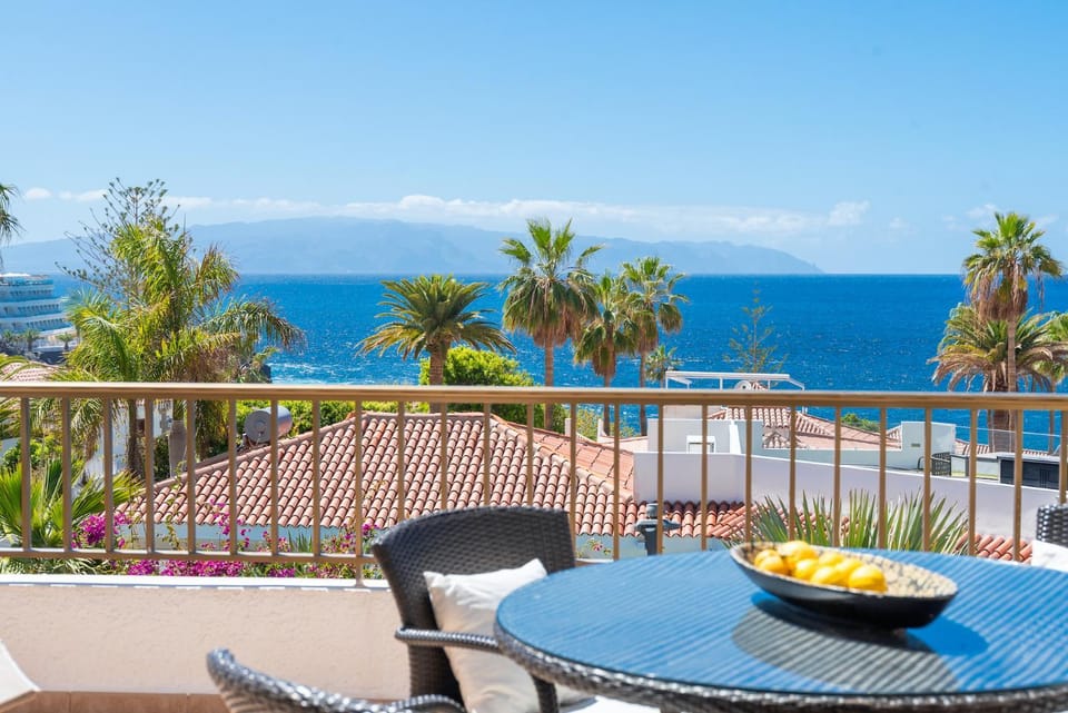 Home With Stunning View by Dream Homes Tenerife Apartment in Acantilados de Los Gigantes