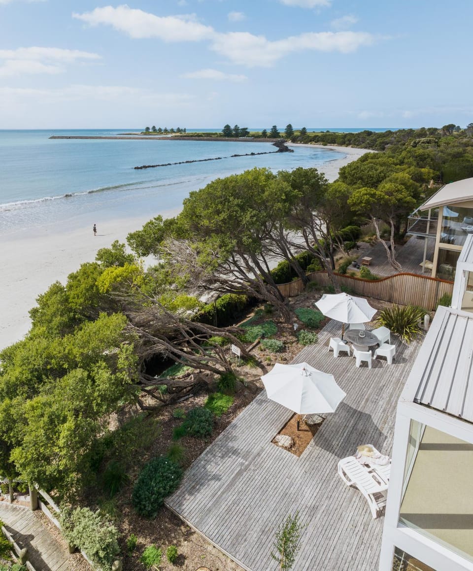 The Cove Beach Front Luxury House House in Port Fairy