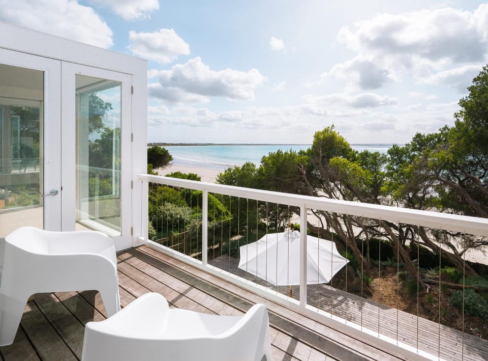 The Cove Beach Front Luxury House House in Port Fairy