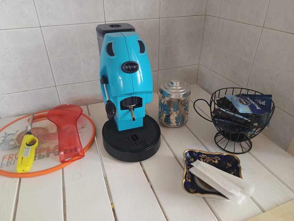 Coffee/tea facilities, Kitchen or kitchenette