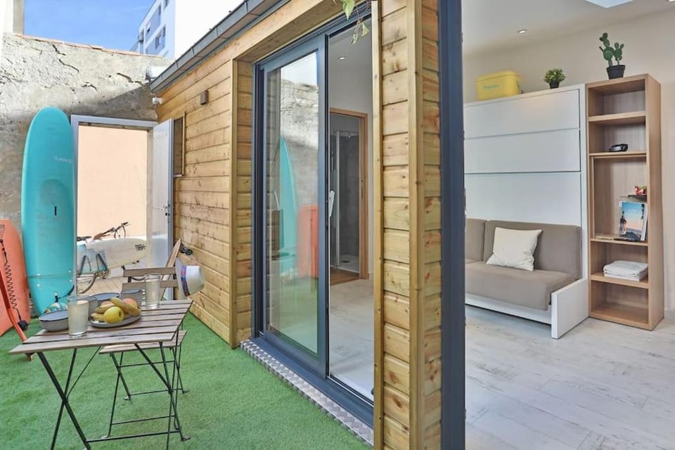 Patio, Seating area
