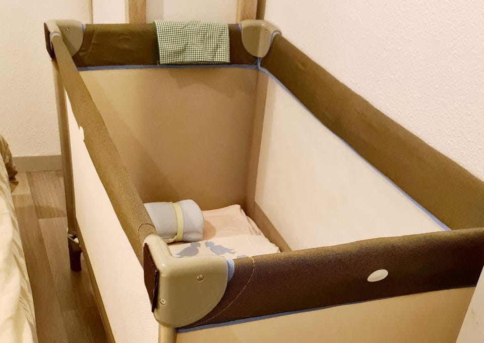 Bedroom, young children, young children, cot