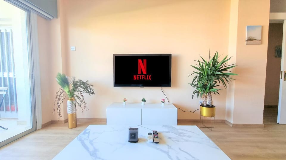Communal lounge/ TV room, TV and multimedia, Evening entertainment