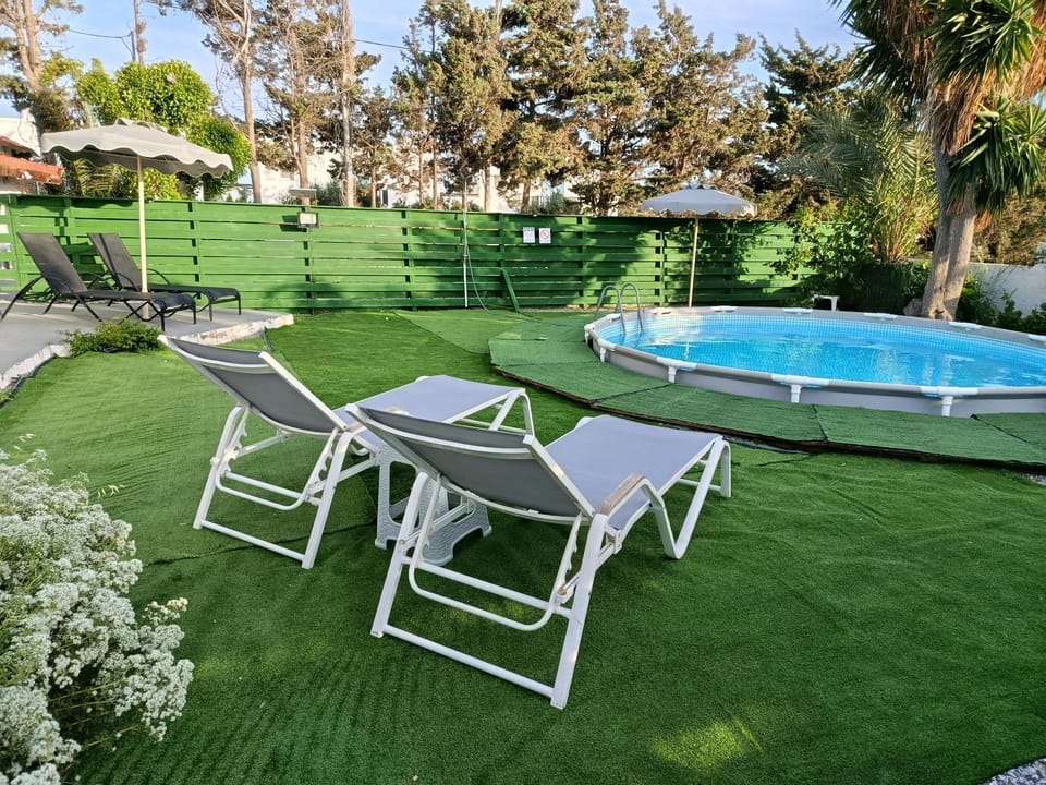 Spring, Natural landscape, Garden, Garden, Garden view, Pool view, Swimming pool, Swimming pool, sunbed
