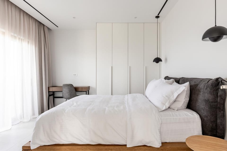 Bed, Photo of the whole room, Bedroom