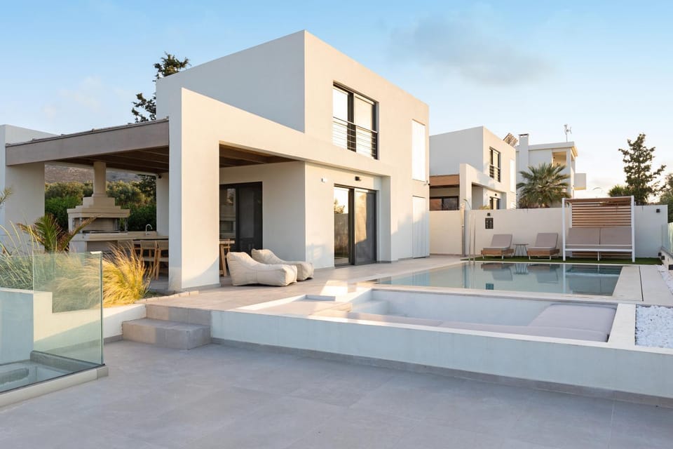 Property building, Day, Summer, BBQ facilities, Garden, Dining area, Swimming pool, sunbed