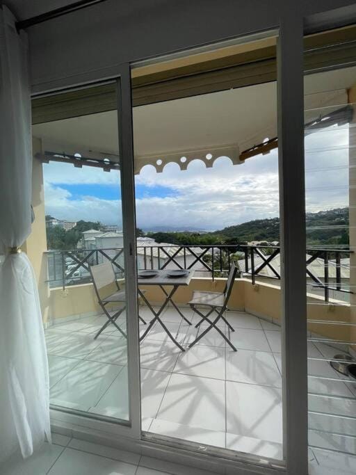 Appt Hadayali - vue mer - proche CHU Apartment in Fort-de-France