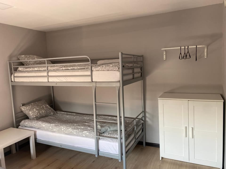 Bed, Photo of the whole room, bunk bed