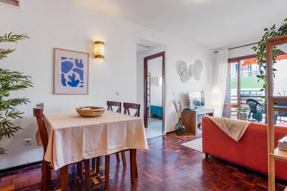 Central Apartment Steps from the Beach with Pool & Parking Apartment in Marbella