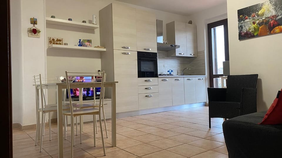 Communal lounge/ TV room, Kitchen or kitchenette, Living room, Seating area, Dining area