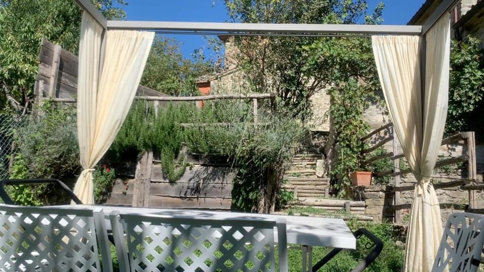 Borgo Il Cantuccio - Casa Grande con piscina condivisa House in Umbria