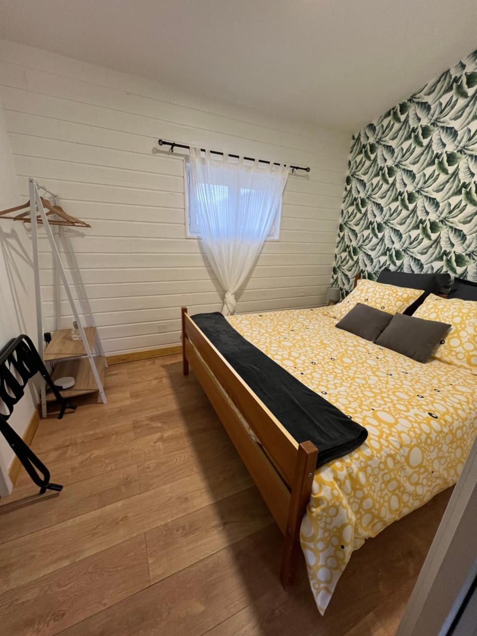 Bedroom, air conditioner