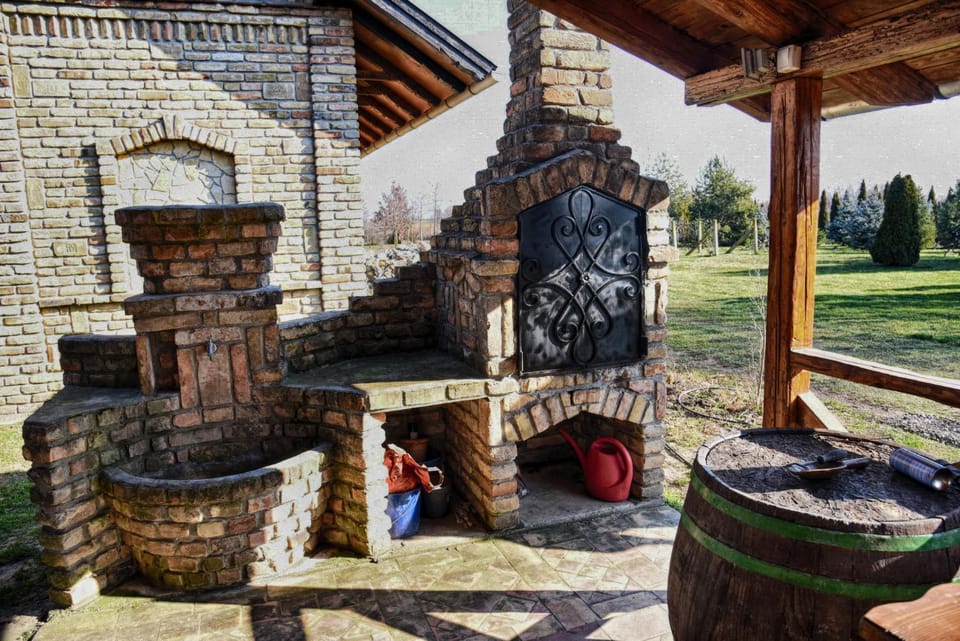 Patio, BBQ facilities